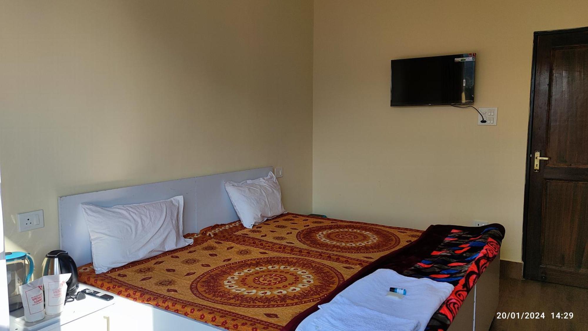 Bhīm Tāl Host Labs Homestay - Premium View מראה חיצוני תמונה